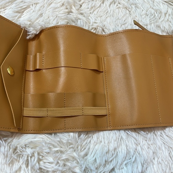 Glass Ladder Co "Katherine" Tech Organizer - Picture 5 of 6